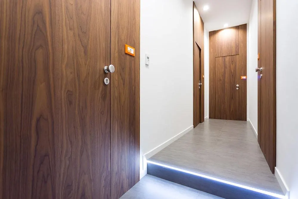 ספליט Starlight Luxury Rooms 4*,